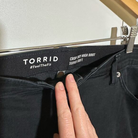 Torrid Crop Sky High Boot Super Soft Jeans Plus Size 20 - Picture 3 of 3